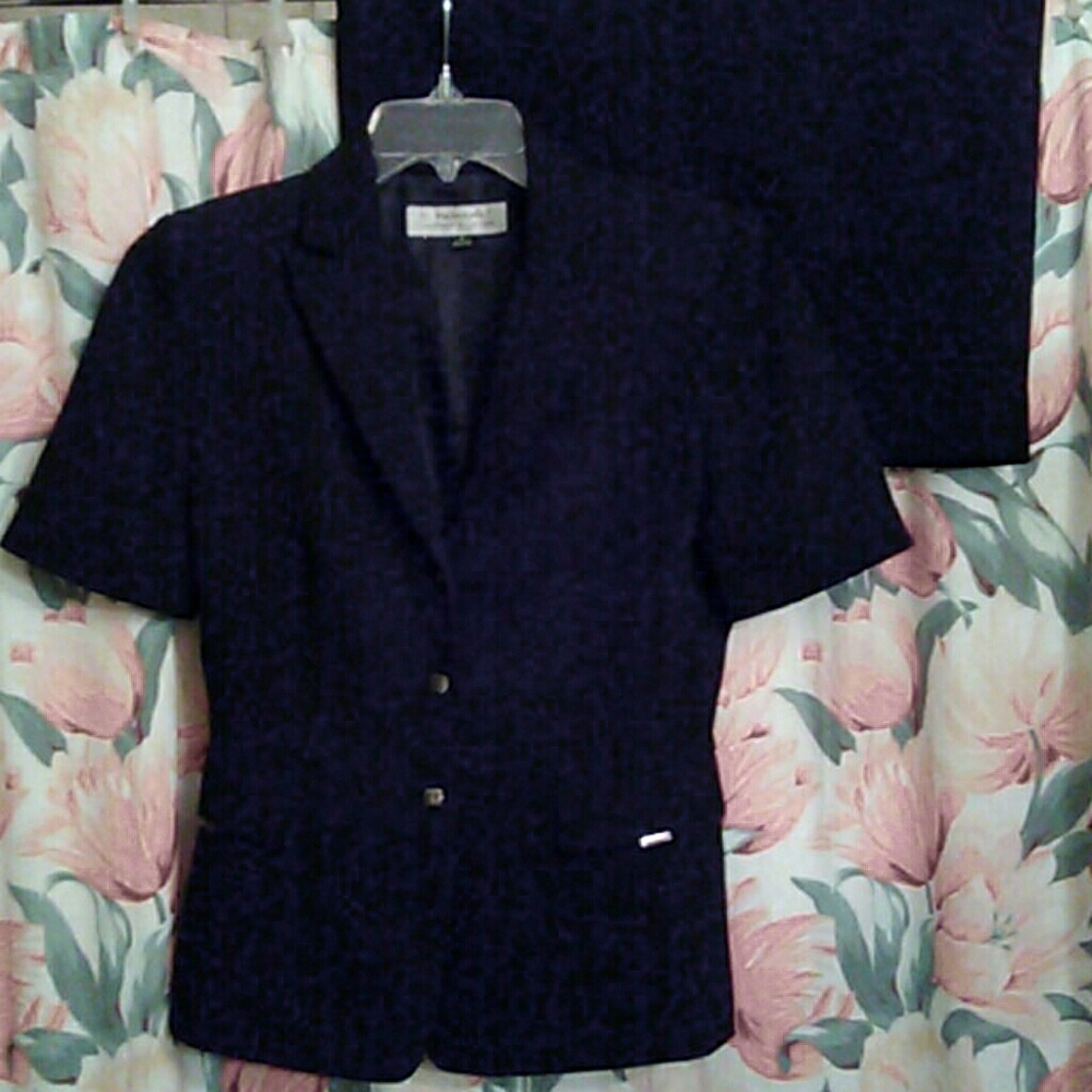 Tahari Arthur S Levine skirt suit